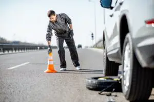 What to do if you have a flat tire on the highway