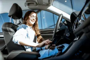 Lyft driver on her phone while driving in Bethlehem, PA